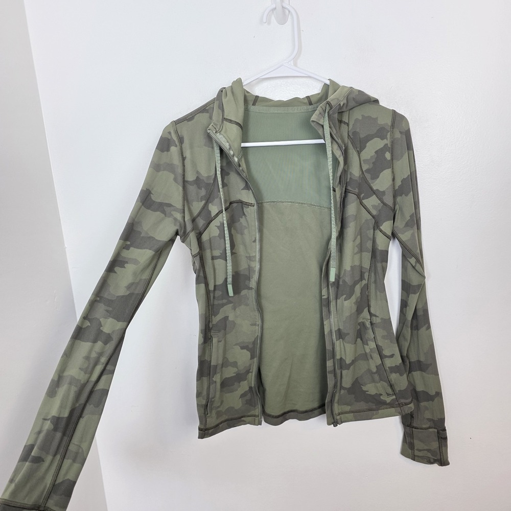 Lululemon Green Camo Sporty Athleisure Stretchy Define Hooded Jacket Size 6 - Picture 2 of 6